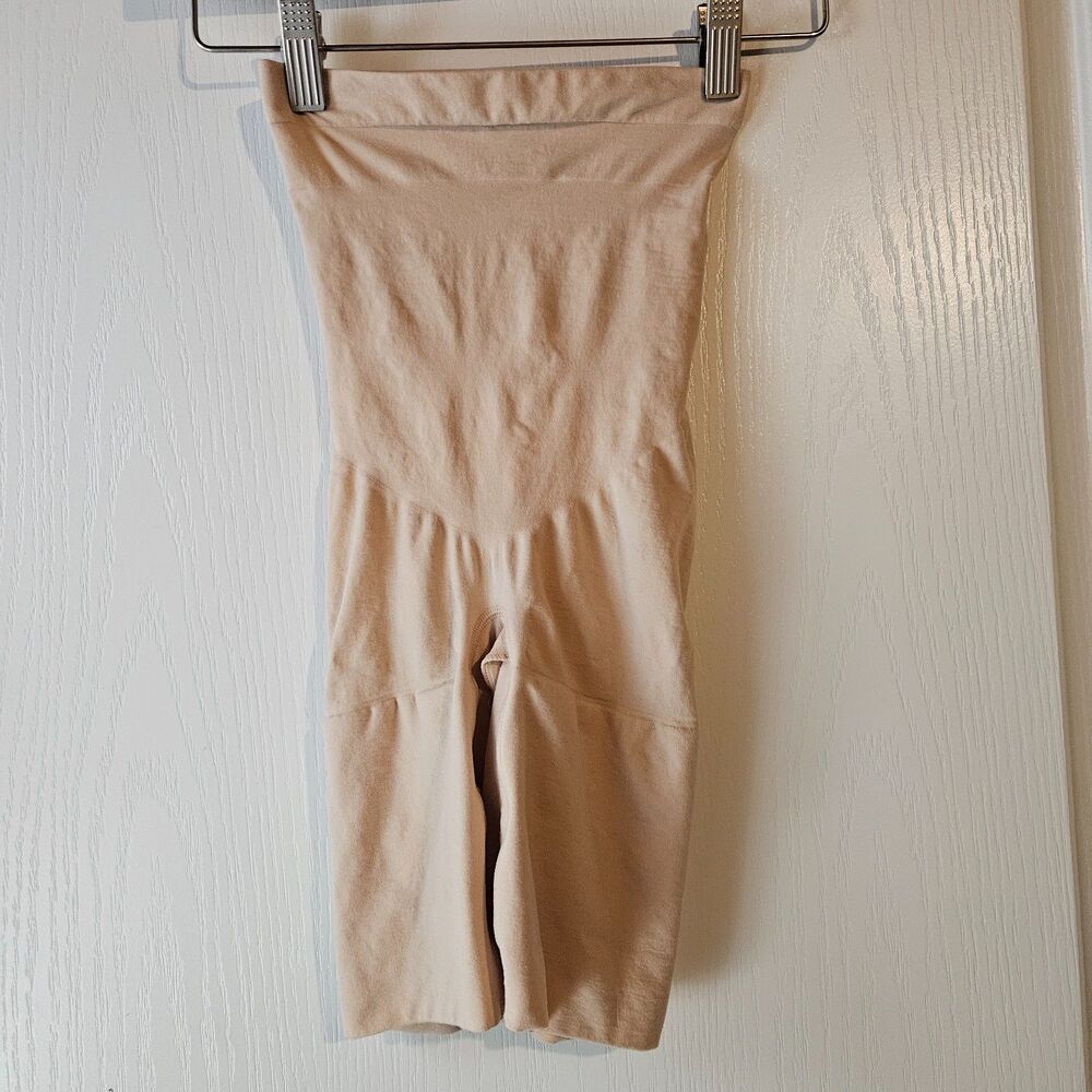 SPANX sculpt OnCore High-Waisted Mid-Thigh Short Grippy Beige Size Small